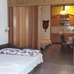 Nina Juric بروداريكا
