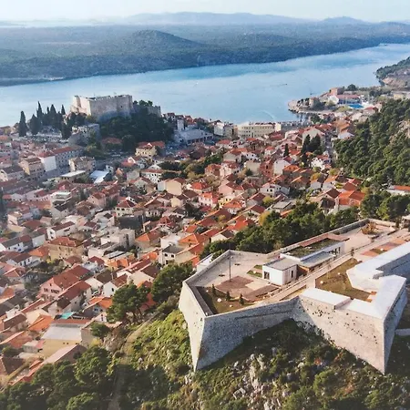 Nina Juric * Brodarica (Sibenik-Knin)