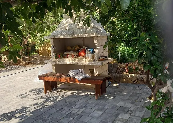 Nina Juric * ברודאריצה