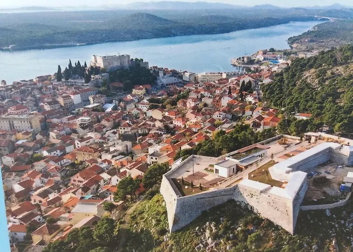 Nina Juric * Brodarica (Sibenik-Knin)